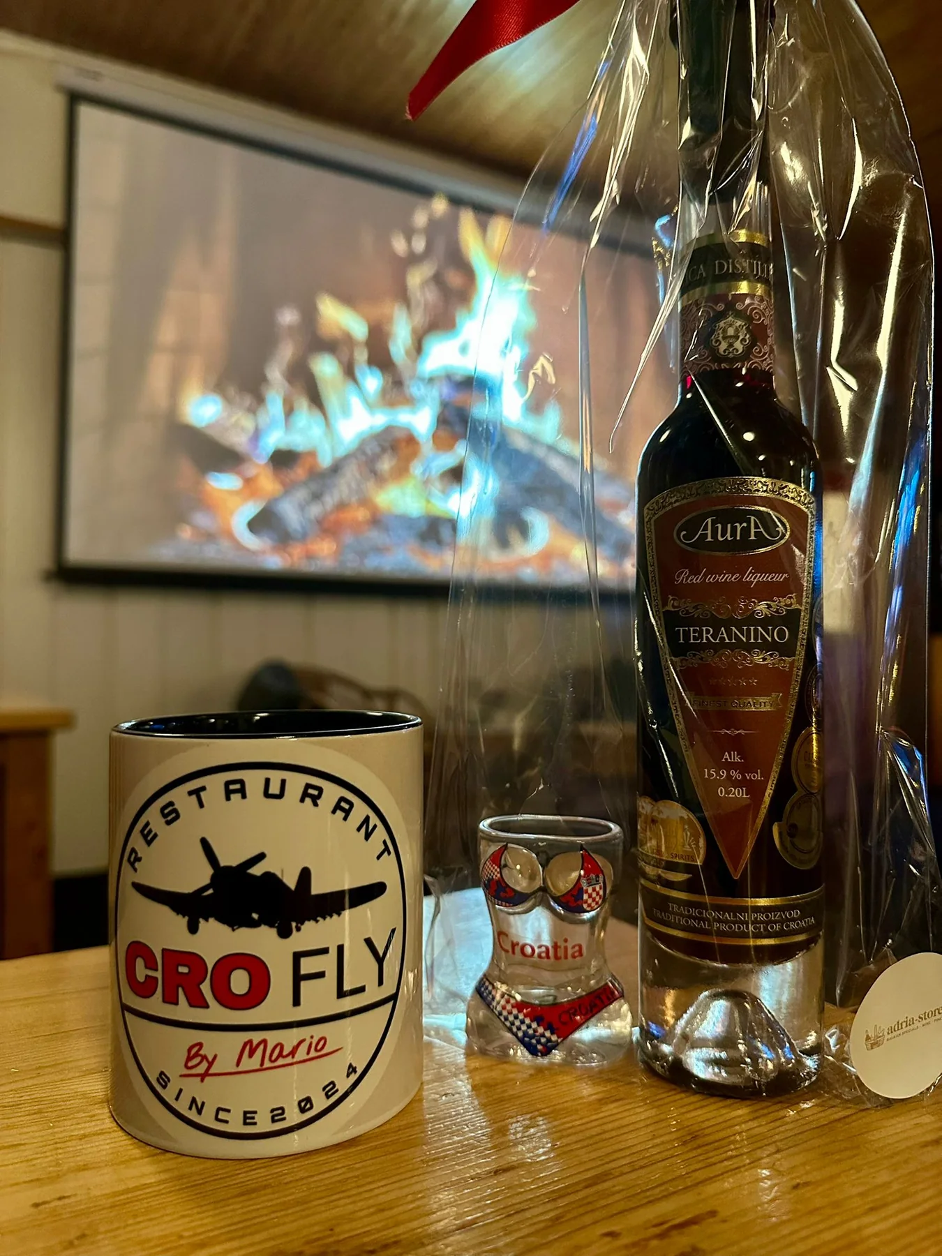 CroFly Becher und kroatischer Teranino